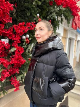 Куртка короткая воротник каракуль