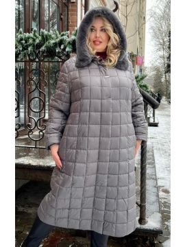 Пальто стеганое,с мехом на капюшоне