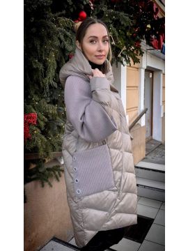 Куртка с вязанными рукавами и накладными карманами